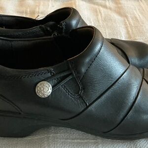 Clarks Collections 7.5 Wide Black Leather Loafer